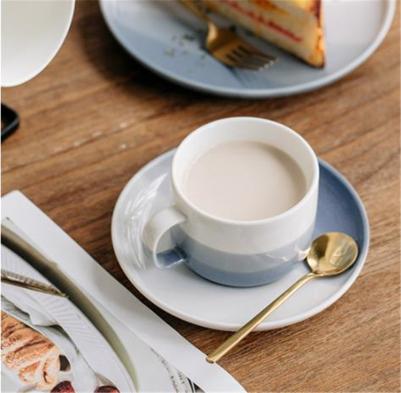 コーヒーカップ ソーサー セット シンプル セラミック カップ セット 大人気の商品画像